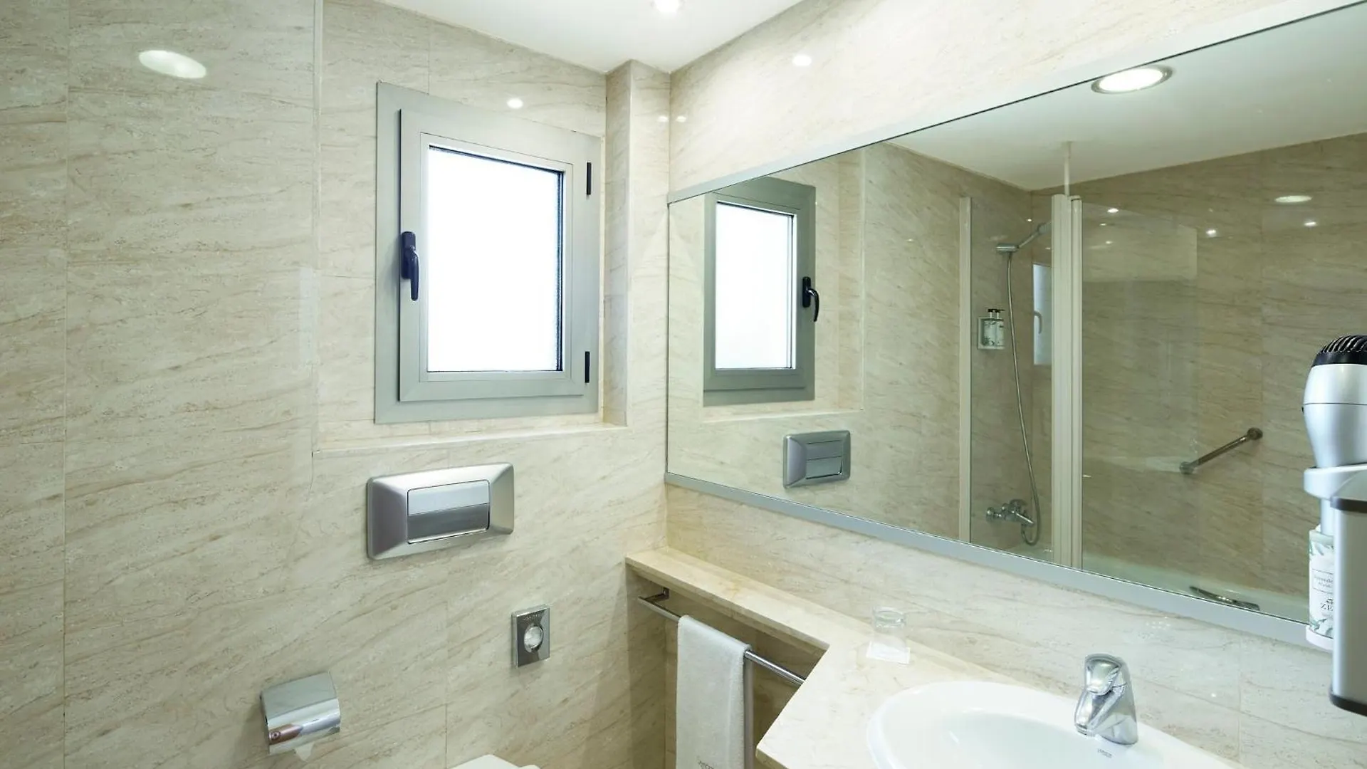 Sercotel Porta Barcelona Sant Just Desvern Hotel