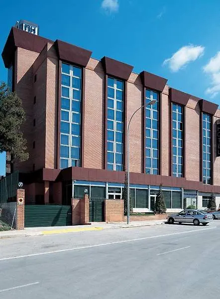 Sercotel Porta Barcelona سانت خوسنت دسفيرن 3*,